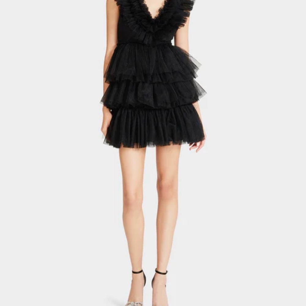 Elegant Black Ruffled Dress - Picture 4 of 6